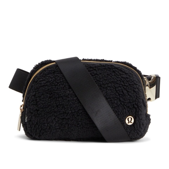 Lululemon Everywhere Belt Bag Fleece - Picture 1 of 5